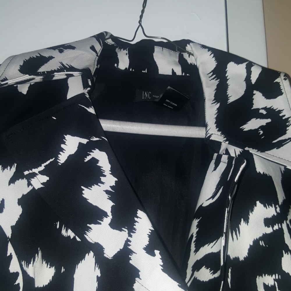 Coat - Picture 3 of 4